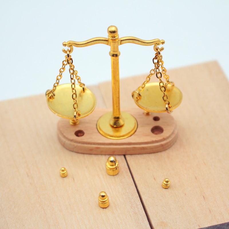 Kids Toys Play - ドールハウスヴィンテージバランススケールミニチュアモデルアクセサリーの1:12ドールハウス装飾子供のふり遊びおもちゃ装飾品ギフト